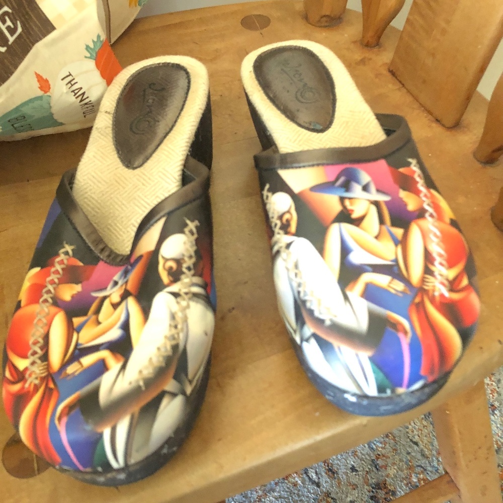 Clogs
